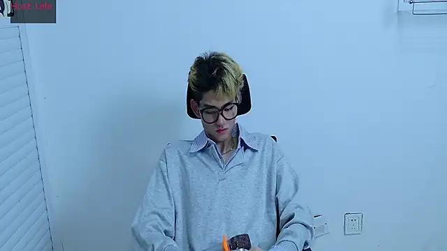 sexyboy-lele online show from October 2025 11:42:01 AM