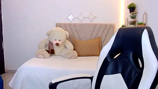 Snapshot of zara_cute chatting on July 2026 12:08:01 PM zara cute online show from July 2026 12:08:01 PM