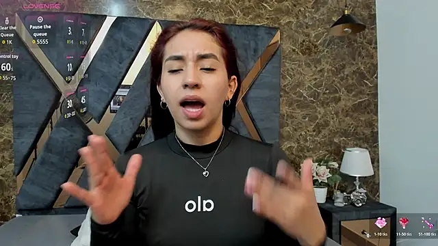 Vittoria Conti  online show from April 2026 05:18:01 PM