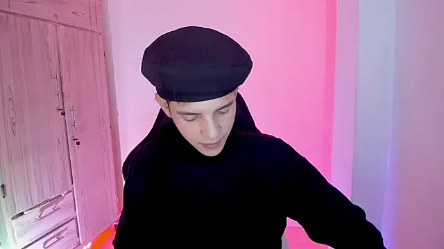 tylernova online show from February 2026 03:43:02 AM