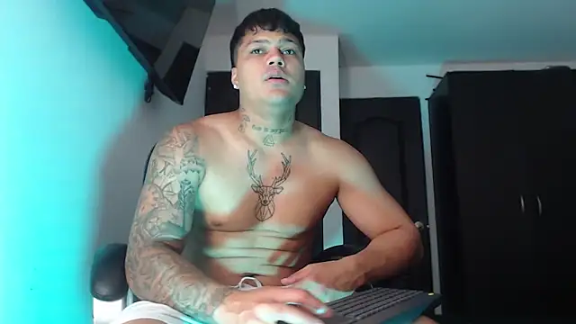 Snapshot of Boyhot_00 chatting on October 2025 08:19:02 PM Boyhot 00 online show from October 2025 08:19:02 PM