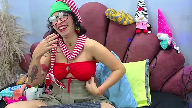 CHIARAJJONES online show from December 2025 12:47:02 PM