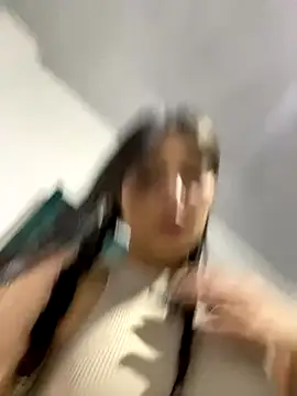   Lorelain   online show from November 2025 10:09:02 PM