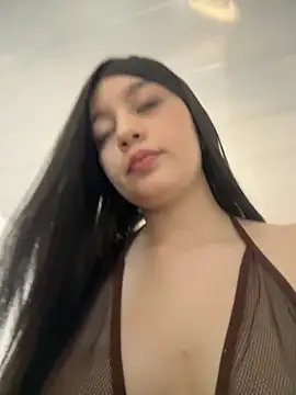   Lorelain   online show from December 2025 09:00:01 PM