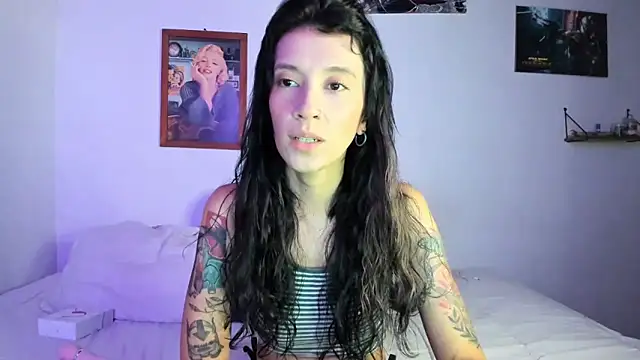 Snapshot of Adeline444 chatting on November 2025 12:22:01 AM Adeline444 online show from November 2025 12:22:01 AM