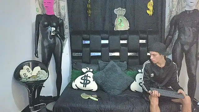 Pride couple online show from November 2025 11:20:02 PM