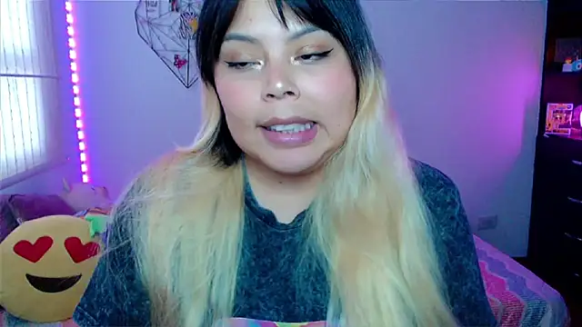 EllieMoonX online show from April 2026 10:12:01 PM