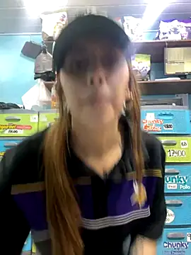 Lucy 699 online show from November 2025 09:28:01 PM