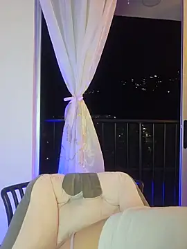 Meganthomson online show from May 2026 12:17:01 AM