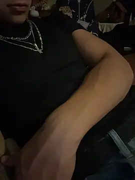 Snapshot of Gmktulon chatting on November 2025 03:39:02 AM Gmktulon online show from November 2025 03:39:02 AM