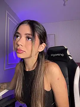 Snapshot of HoneyMollyX chatting on January 2026 01:04:01 PM HoneyMollyX online show from January 2026 01:04:01 PM