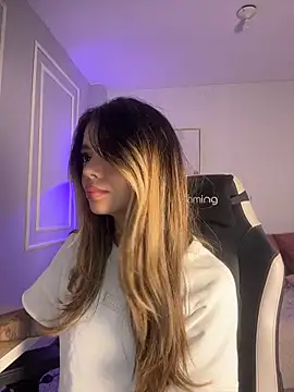 Snapshot of HoneyMollyX chatting on February 2026 01:05:02 PM HoneyMollyX online show from February 2026 01:05:02 PM