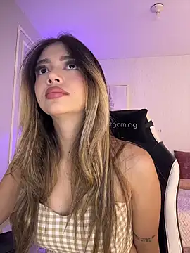 Snapshot of HoneyMollyX chatting on February 2026 01:03:02 PM HoneyMollyX online show from February 2026 01:03:02 PM