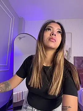 HoneyMollyX online show from July 2026 01:08:02 PM