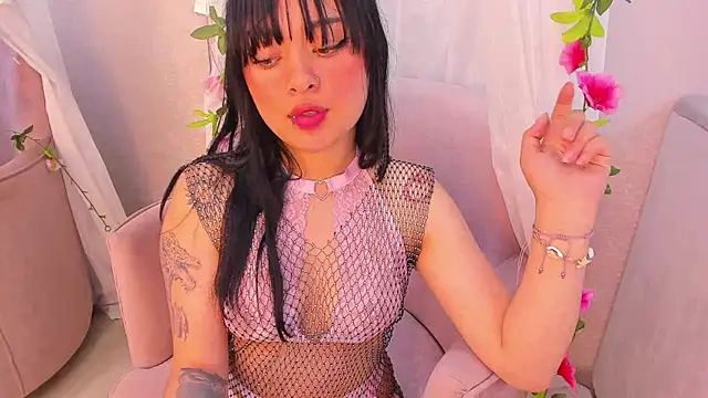 baby naomy online show from October 2025 12:15:02 PM