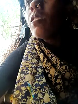 Snapshot of Cutsedi3 chatting on October 2025 11:00:02 AM Cutsedi3 online show from October 2025 11:00:02 AM