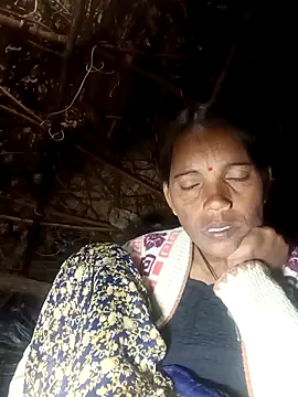 Cutsedi3 online show from October 2025 11:05:01 PM