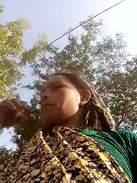 Cutsedi3 online show from November 2025 09:09:01 AM