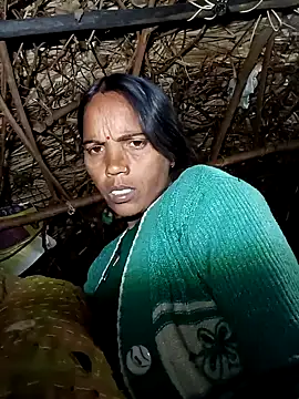 Cutsedi3 online show from November 2025 10:59:02 PM