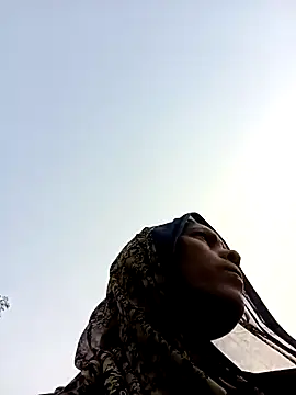 Cutsedi3 online show from November 2025 10:58:02 AM