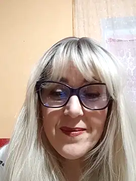 Amelialove42 online show from November 2025 07:47:02 PM