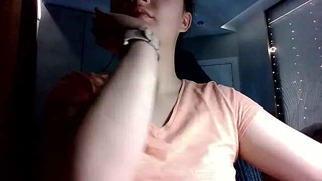 MoodieMira online show from November 2025 07:26:01 PM