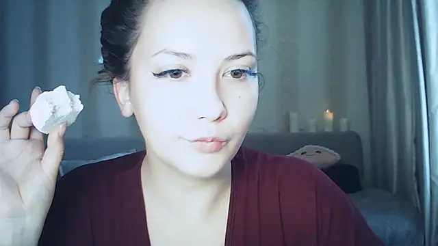 MoodieMira online show from February 2026 01:31:02 PM