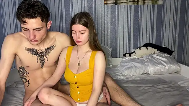 EmiliaCouple online show from December 2025 12:14:01 PM