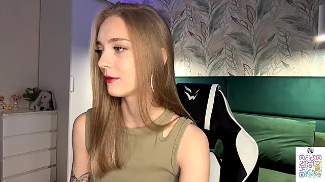 EvaPeace online show from October 2025 04:22:01 PM