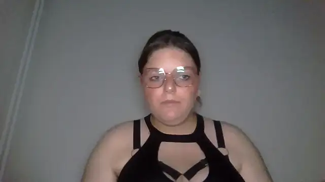 Snapshot of nymphomane2006 chatting on October 2025 09:26:01 PM nymphomane2006 online show from October 2025 09:26:01 PM