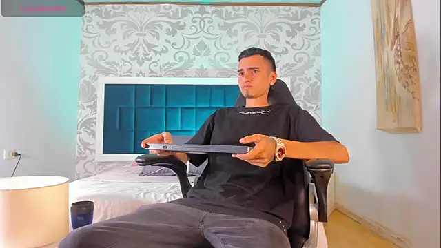 Ethan Boy  online show from October 2025 07:46:02 PM