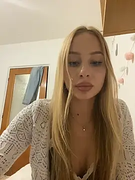 Snapshot of RemyStyles chatting on October 2025 08:57:01 PM RemyStyles online show from October 2025 08:57:01 PM