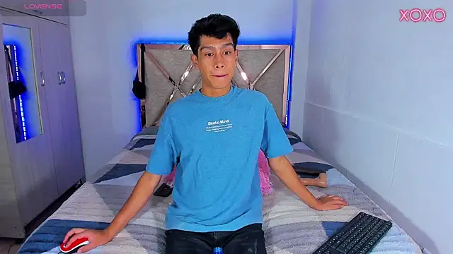 Jacovo2002 online show from October 2025 08:30:02 PM