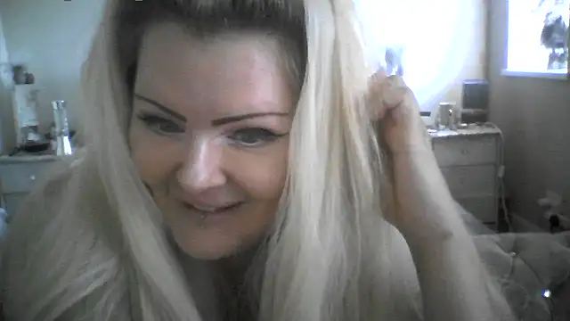 Snapshot of Sultress6969 chatting on October 2025 01:20:02 PM Sultress6969 online show from October 2025 01:20:02 PM