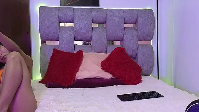 alix kitty online show from November 2025 08:09:01 PM