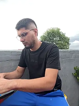 mirallesandbig online show from November 2025 08:58:01 PM