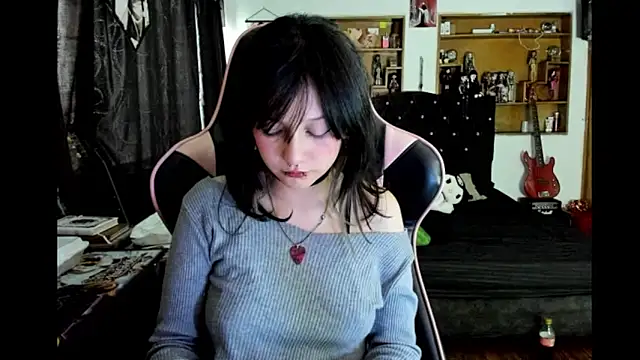 Maki Zein  online show from February 2026 08:58:01 PM