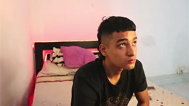 AnyRUSSO online show from December 2025 10:59:02 PM