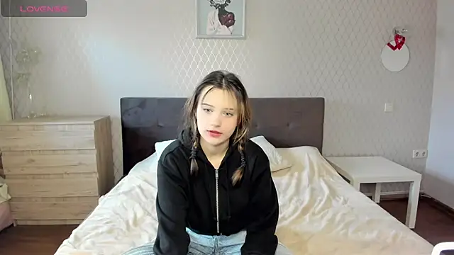 Snapshot of SofiMuse chatting on October 2025 06:14:01 AM SofiMuse online show from October 2025 06:14:01 AM