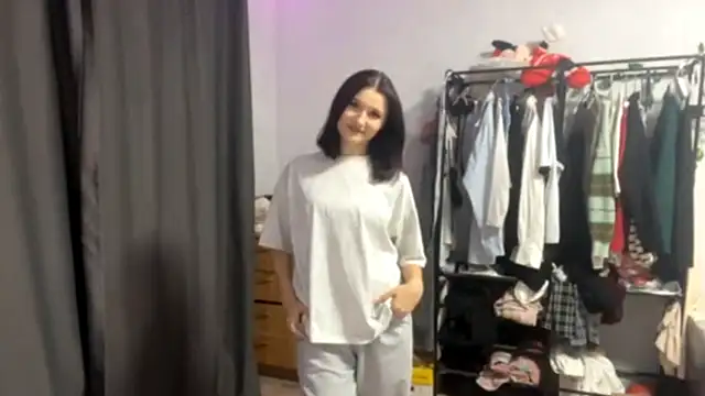 ElsieZuno online show from October 2025 03:22:02 PM