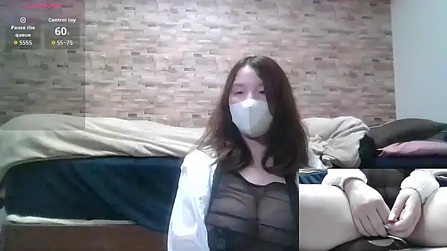 anananna1010 online show from October 2025 01:23:01 PM