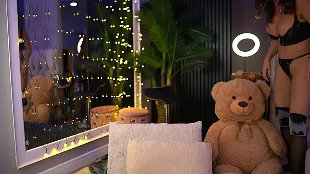 LuxenNoir online show from January 2026 06:40:01 AM