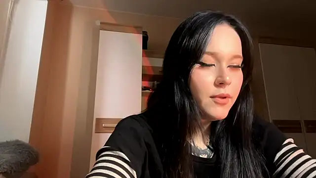 Snapshot of KristenGoodmon chatting on October 2025 08:15:02 AM KristenGoodmon online show from October 2025 08:15:02 AM