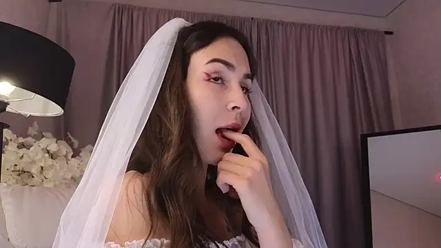 LionKierra online show from October 2025 02:50:02 AM