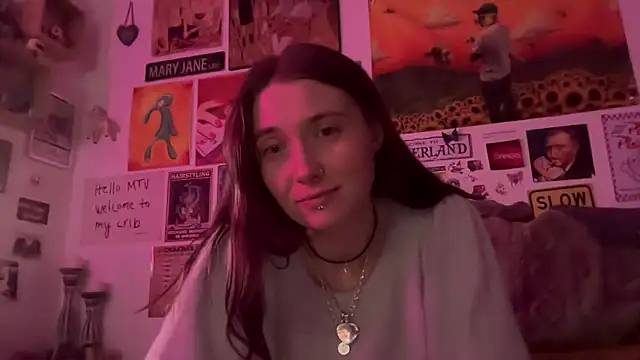 Snapshot of PauliinaBlue chatting on October 2025 08:24:02 PM PauliinaBlue online show from October 2025 08:24:02 PM