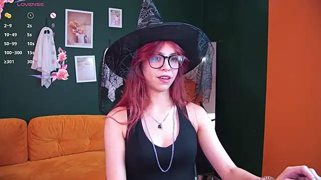 Snapshot of SabrinaCutie chatting on October 2025 09:43:02 AM SabrinaCutie online show from October 2025 09:43:02 AM