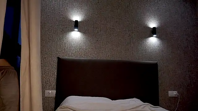 milykitty online show from October 2025 01:18:02 PM