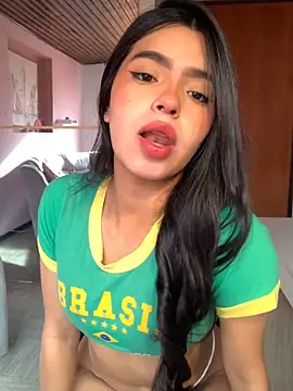 LunaMoore Pink online show from December 2025 12:36:01 PM