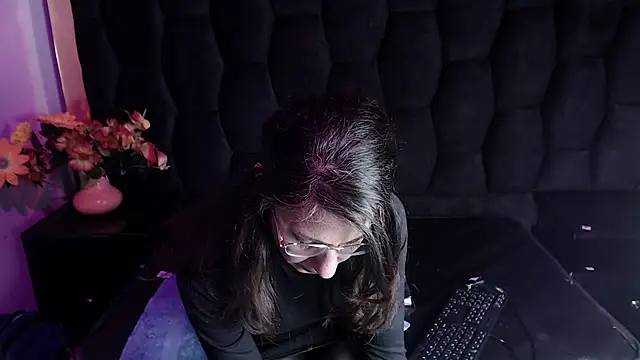 Kylie Bloom online show from November 2025 11:32:01 PM