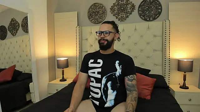 AlukardBig online show from October 2025 09:04:01 PM